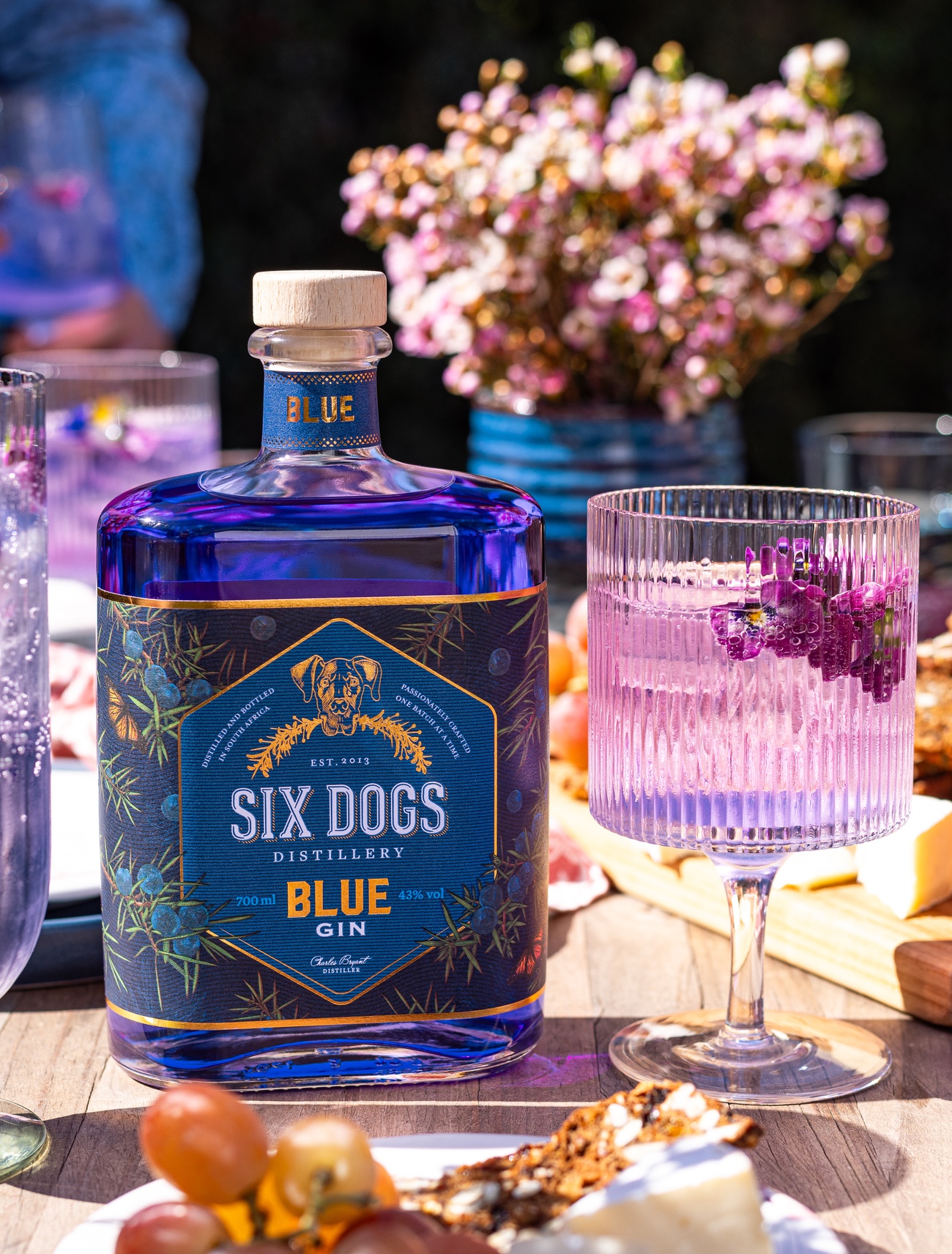 Six Dogs Gin - Six Dogs Blue Gin